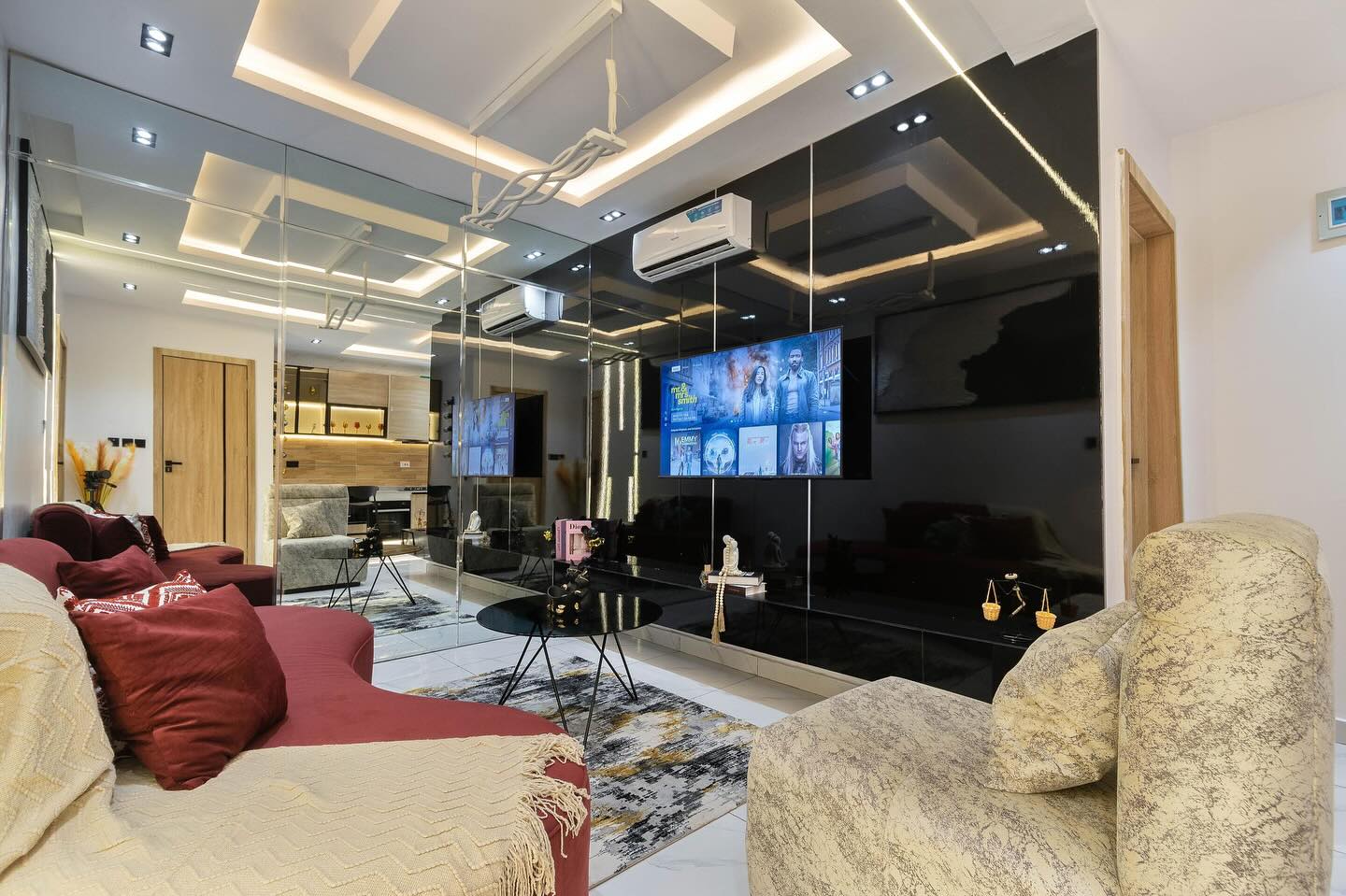 ONE BEDROOM APARTMENT