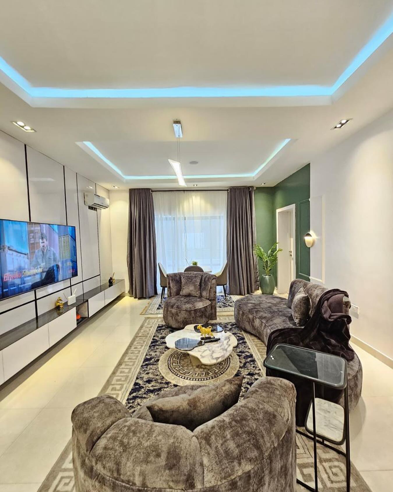 2 Bedroom Luxury Apartment